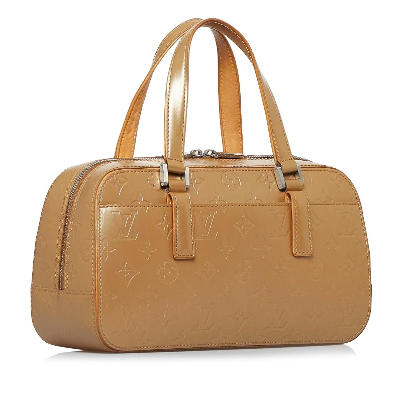 High-end designer bags for menLouis Vuitton Monogram Mat Shelton (SHG-sHpoFt)