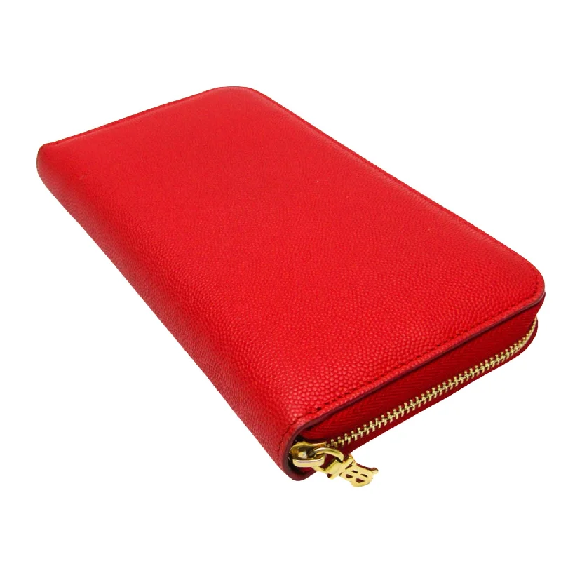 Elegant clutch bags for weddingsBURBERRY TB Wallet