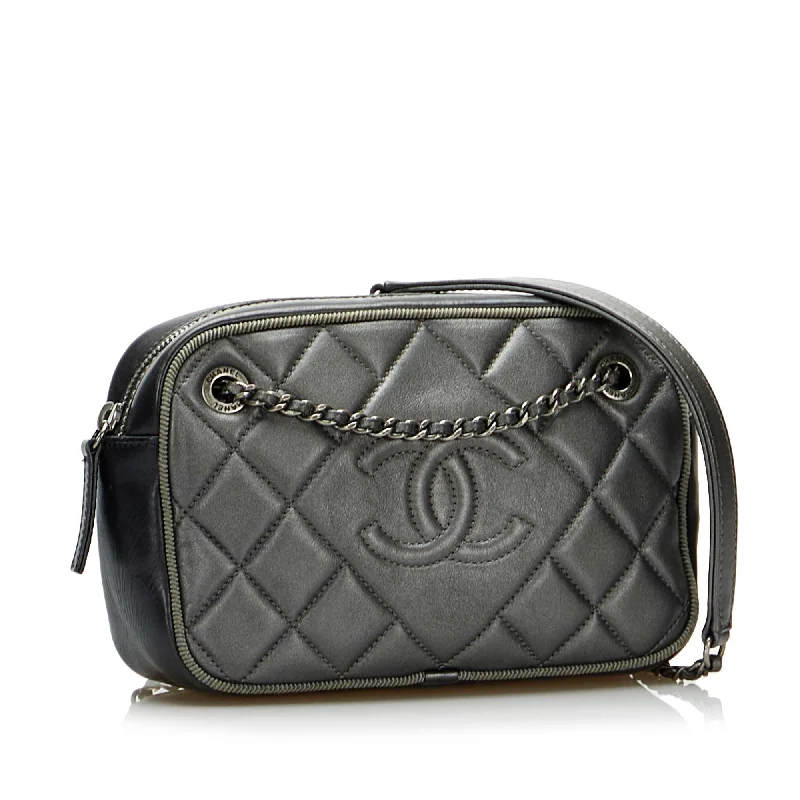 Best-selling designer bags 2025Chanel Small Quilted Ballerine Camera Bag (iPclaF)