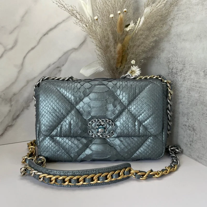 Luxury bags with exotic skinsWF - Chanel Bags - 3064